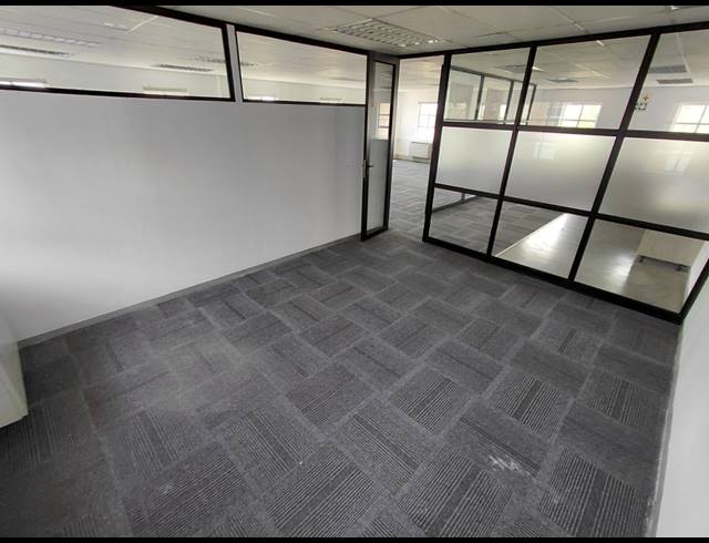 137M² OFFICE TO LET IN FOURWAYS